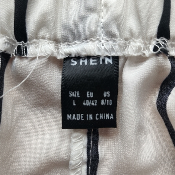 Shein Shorts - Picture 5 of 8